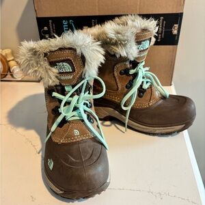 The North Face McMurdo waterproof outdoor snow boots. Girls size 1
